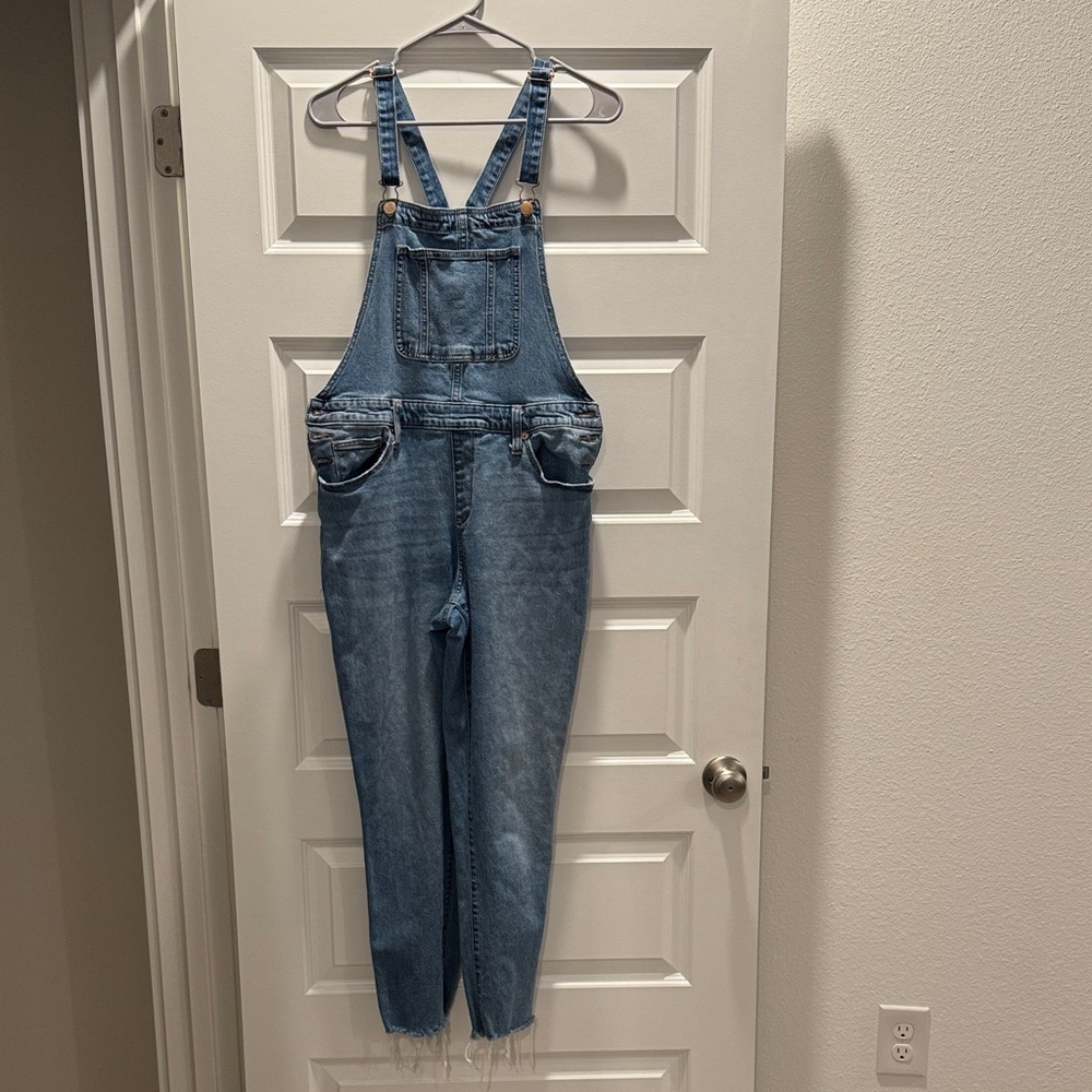 Universal Thread Medium Wash Denim Overalls